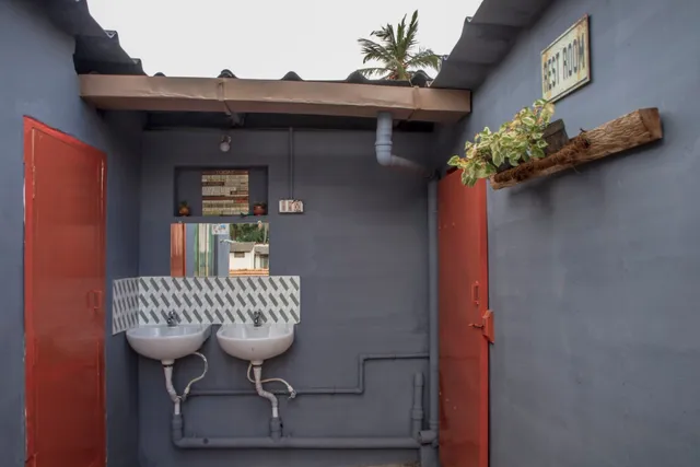 Decostel Backpackers Hostel