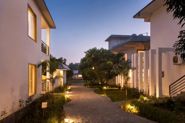 THE WHITE OAK CORBETT SPA & RESORT