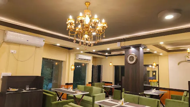 Karim's - Original from Jama Masjid, Delhi 6 (Kalikapur)