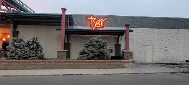 The Bay Bar & Grille