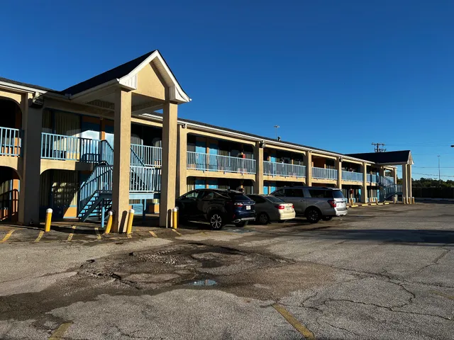 Executive Inn & Suites