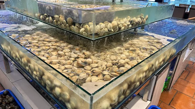 Buffet Poseidon Vincom Plaza Lê Văn Việt