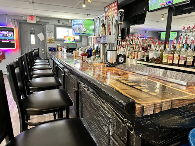 Tap And Growler Bar & Grill