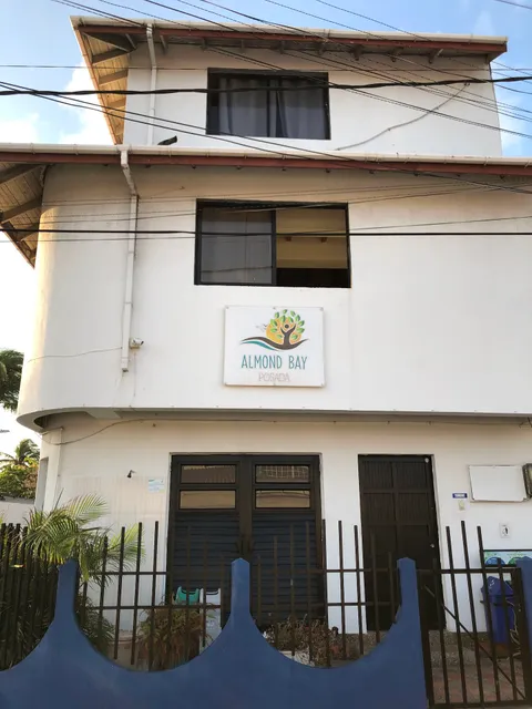 Posada Almond Bay