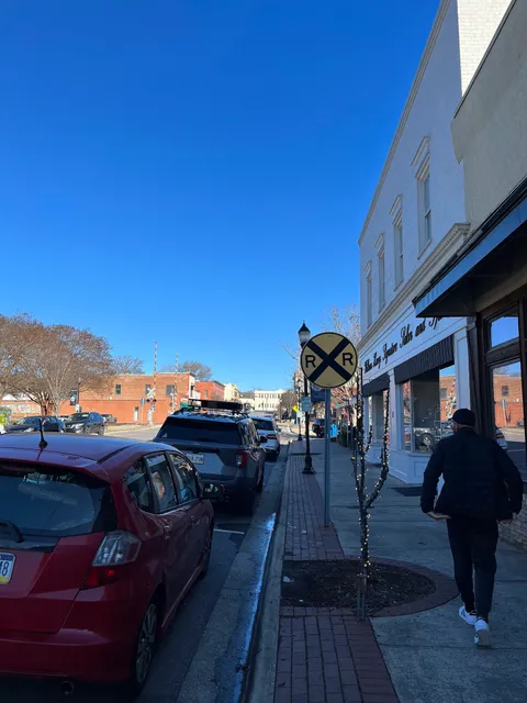 William Henry Signature Salon