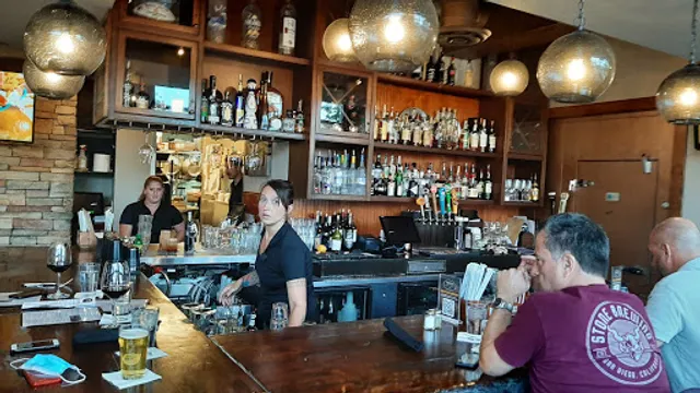 Tavern At Bown Crossing