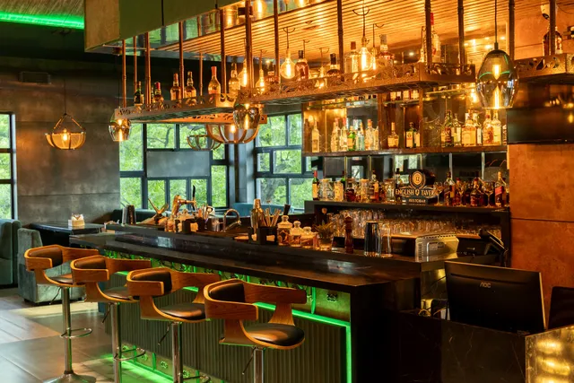 English Tavern (RESTOBAR)