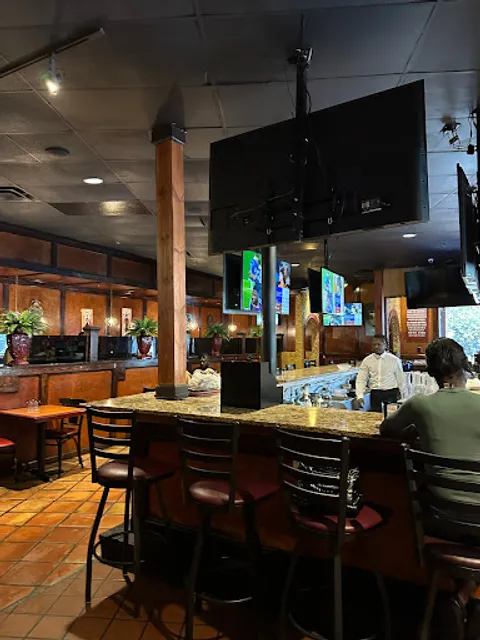 Ike’s Cafe and Grill