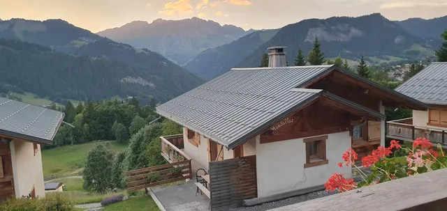 Aux-chalets-des-Alpes