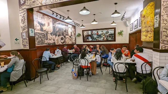 La Lucha Sangucheria Criolla