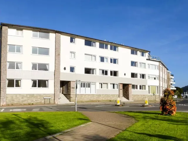 8 Mayflower Court, Dartmouth, DEVON.