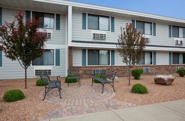 AmericInn by Wyndham St. Peter