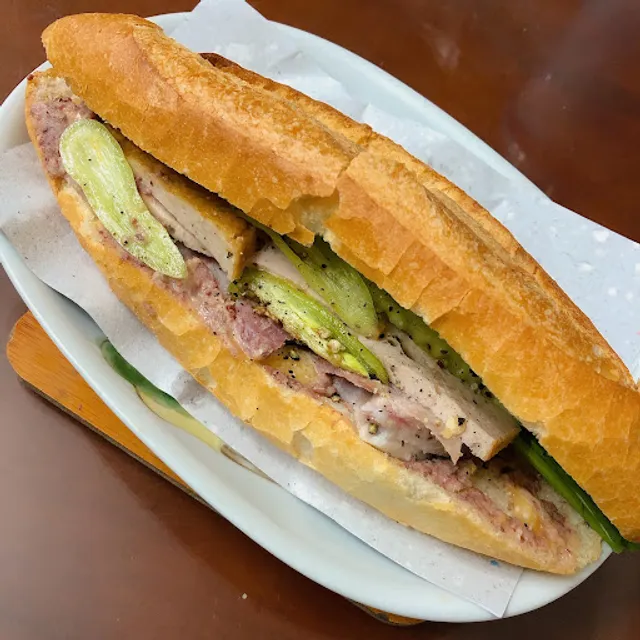 Bánh Mì Bà Lan (con trai Bà Lan)