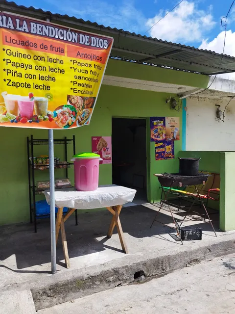 COMEDOR Y PUPUSERIA "BENDICIÓN DE DIOS"