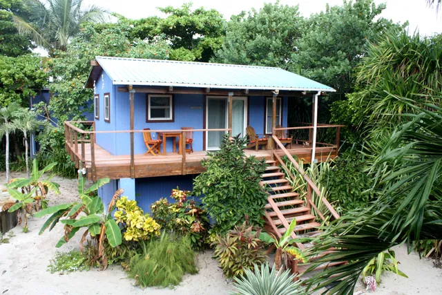 Coastal Breezes Beach House & Casitas