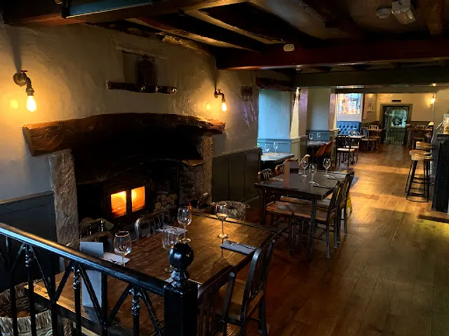 Walworth Castle Tavern & Beer Garden