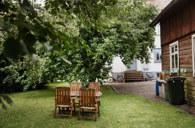 Bo i Grästorp i Snickaren