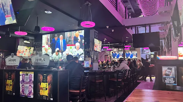 Hoops Sports Bar & Grill