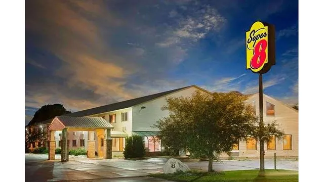 Super 8 by Wyndham Iowa Falls