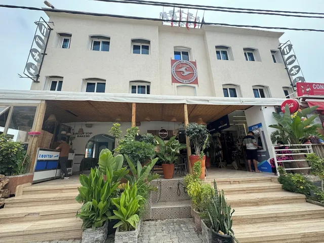 Locals Taghazout Surfcamp