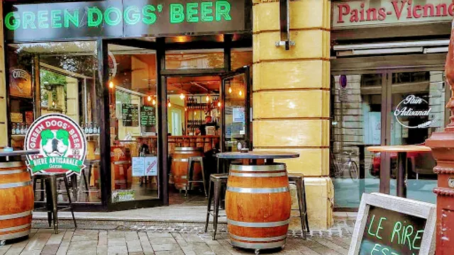GREEN DOGS' BEER