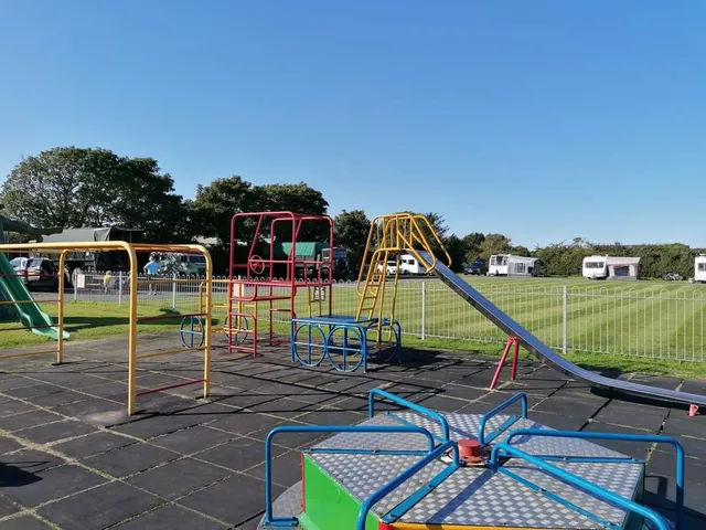 Tyddyn Pwrpas Caravan and Motorhome CL site