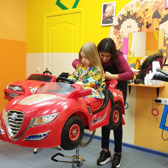 Children's hairdresser "Merry comb"