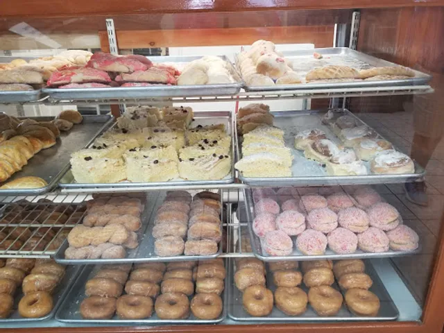 La Estrella Bakery Inc.