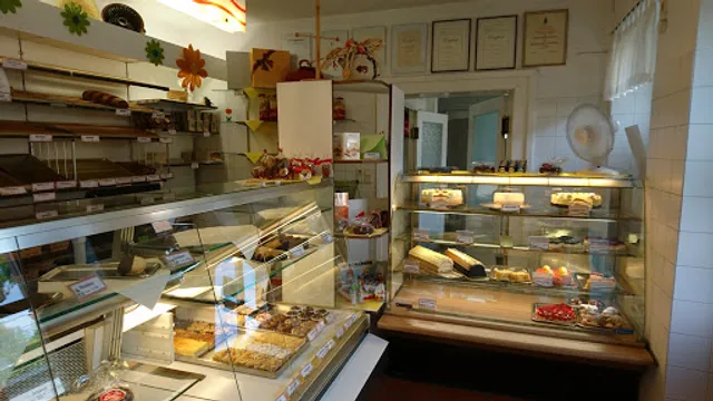 Coffee & Cake Shop Henry Liebe