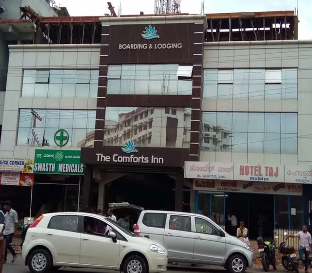 OYO 16667 Taj Palace