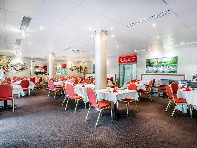 Novotel Poolside Restaurant