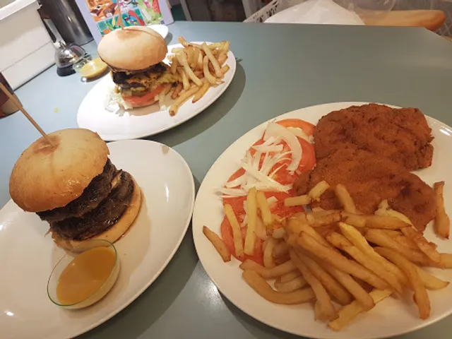 A TU GUSTO, hamburguesería