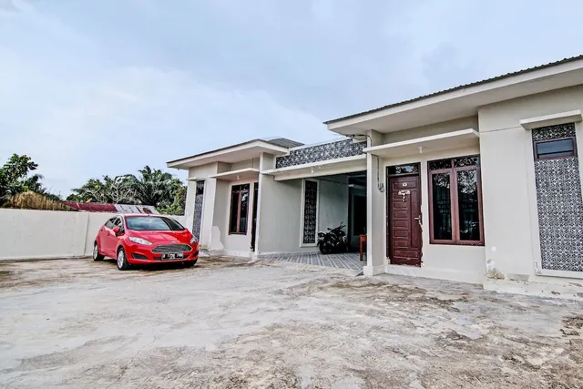 OYO 92176 Sandira Syariah