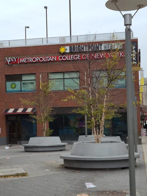 THE MALL @148 ST.BX.