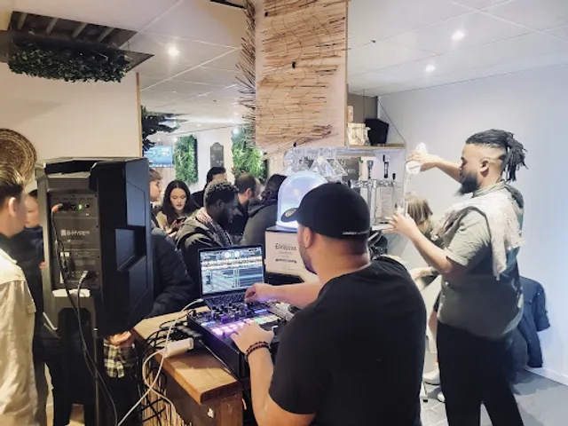 L'Instant … BAR RESTAURANT MUZILLAC