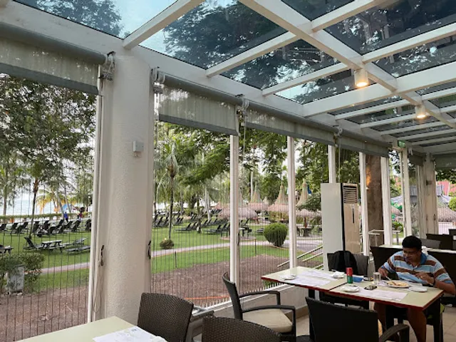 Garden Cafe • Golden Sands Resort • Penang