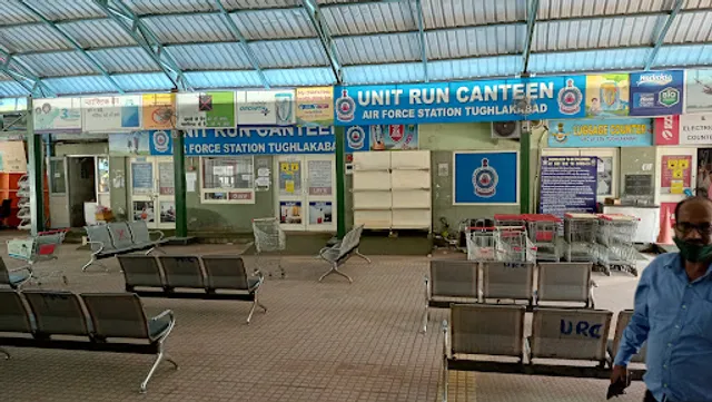 Unit Run Canteen