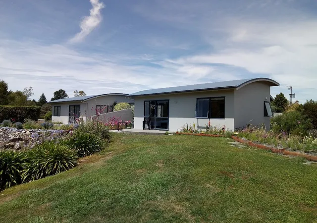 Patons Rock Beach Villas, Takaka, Golden Bay