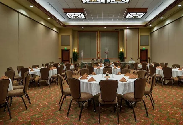 Riverhouse Convention Center