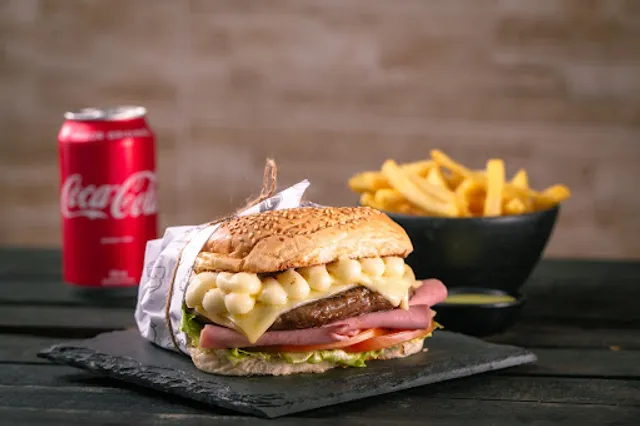 Los Tacos Sanduicheria e Pizzaria