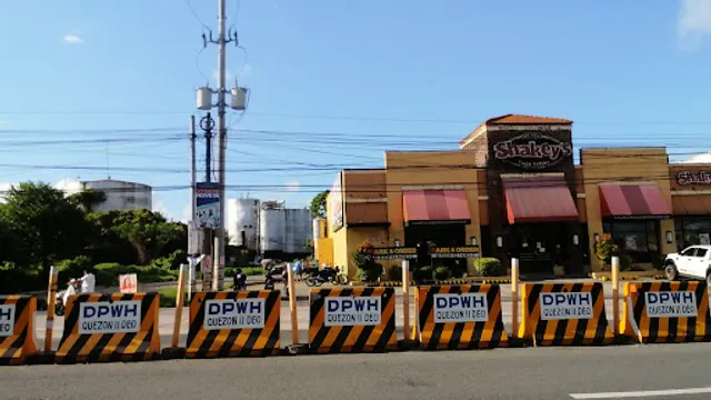 Shakey's Pizza Parlor