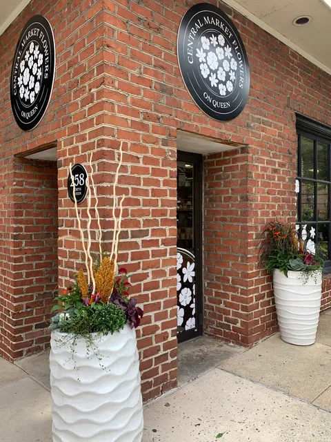 Central Market Flowers On Queen