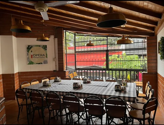 Opera | Pizzeria & Restaurant