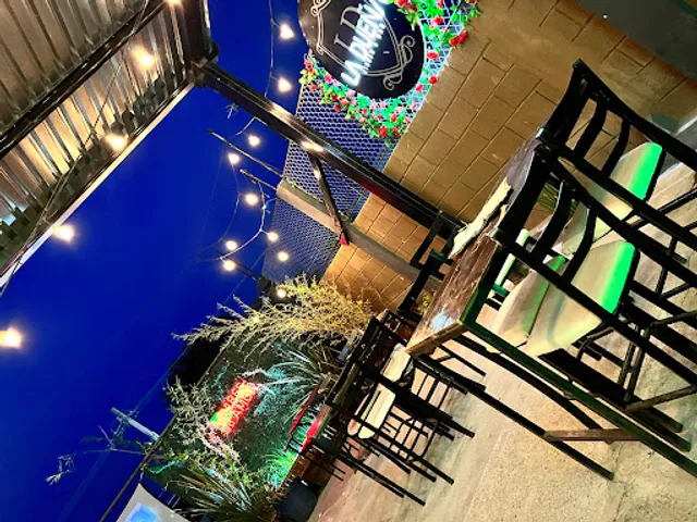 La Dueña Antrito-Bar-Restaurante-Terraza