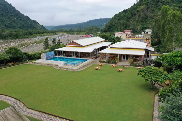 Four Banyans Spirit & Nature Resort