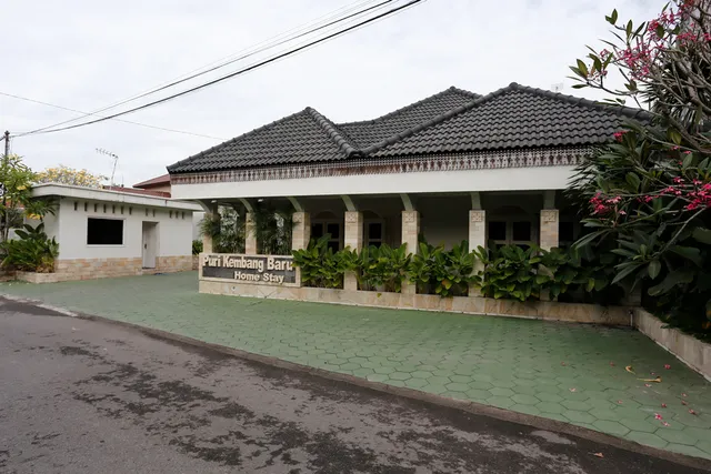 RedDoorz Plus near Adisucipto Airport 2