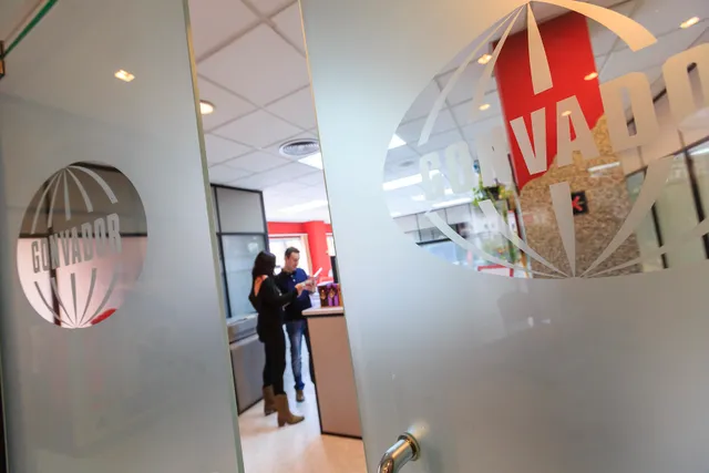 Almacén y Oficinas Centrales Gonvador: Distribuidores de golosinas al por mayor