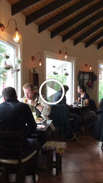 Mathilda. Resto bar. Casa de té