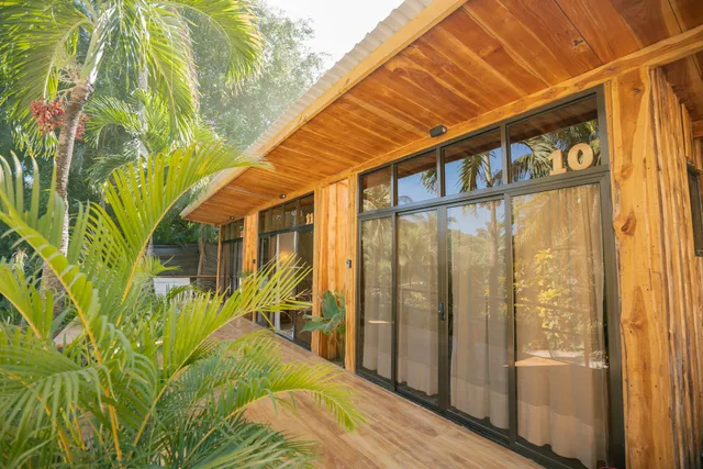 Lapoint Surf Camp Costa Rica - Santa Teresa