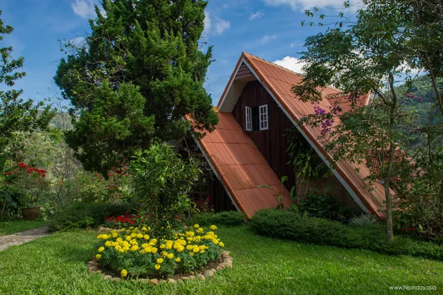 เลาลีฮิลล์ รีสอร์ท Laulee hill resort